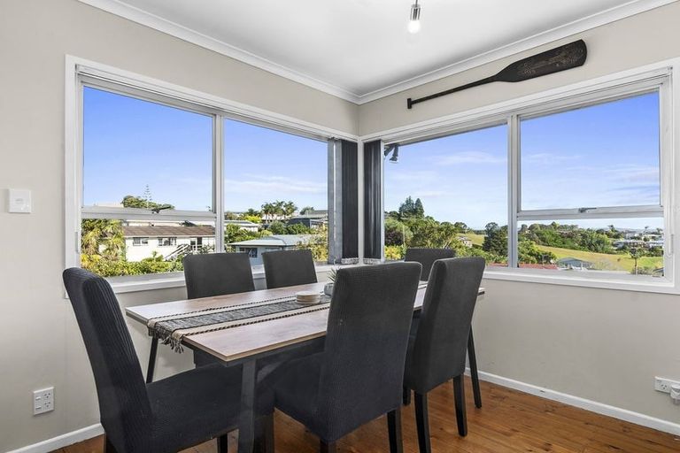 Photo of property in 8 Moa Place, Onerahi, Whangarei, 0110