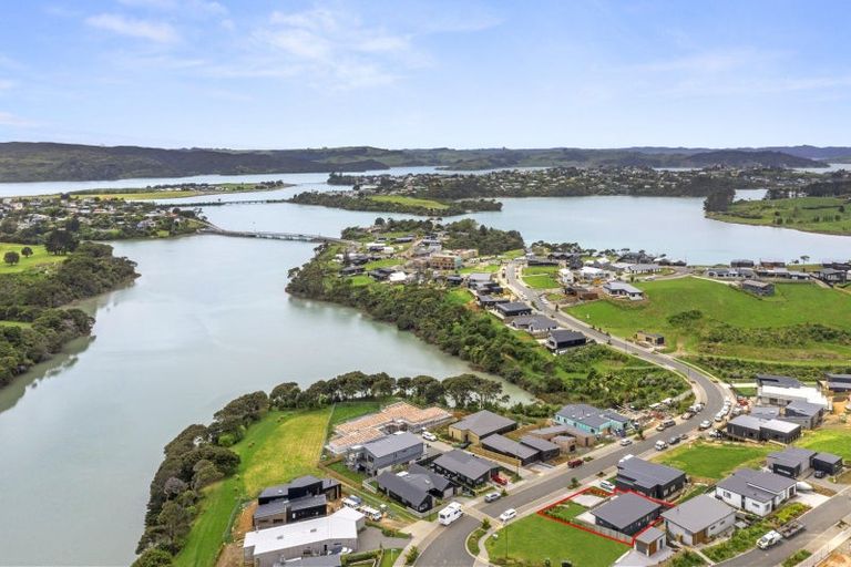 Photo of property in 33 Omahina Street, Raglan, 3225