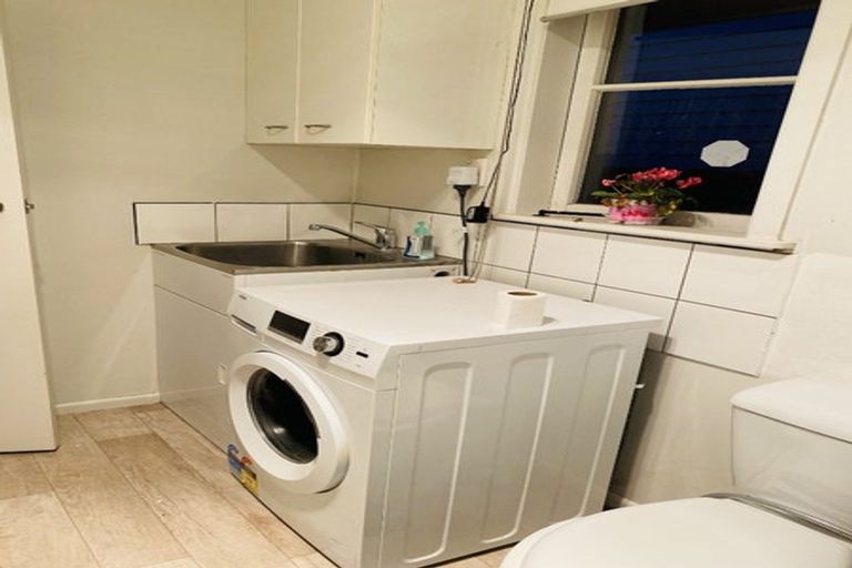 Photo of property in 37 Hallberry Road, Mangere East, Auckland, 2024
