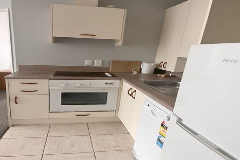 Photo of property in Terrace Tower Apartments, 9b/126 The Terrace, Wellington Central, Wellington, 6011