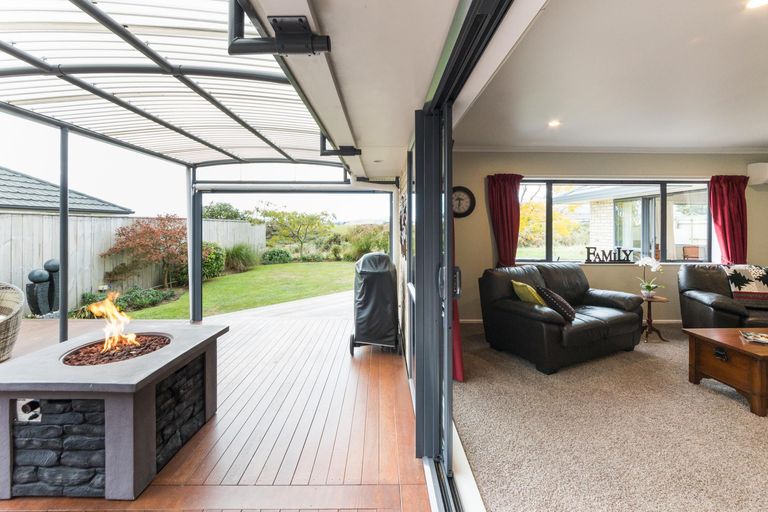 Photo of property in 147 Pacific Drive, Fitzherbert, Palmerston North, 4410