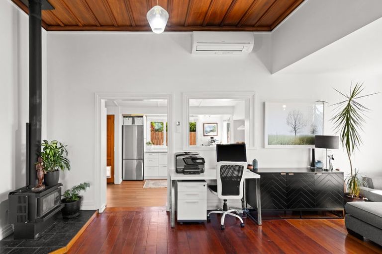 Photo of property in 92 Auckland Road, Greenmeadows, Napier, 4112