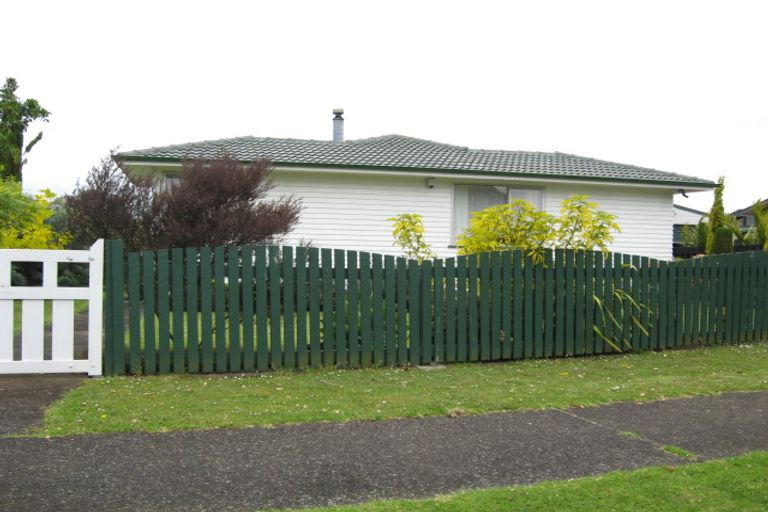 Photo of property in 5 Waterlea Avenue, Mangere Bridge, Auckland, 2022