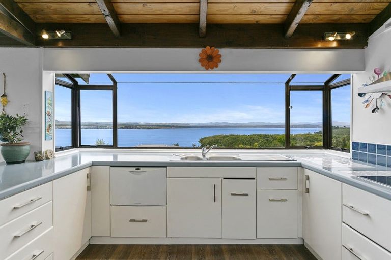 Photo of property in 80 Wakeman Road, Acacia Bay, Taupo, 3330