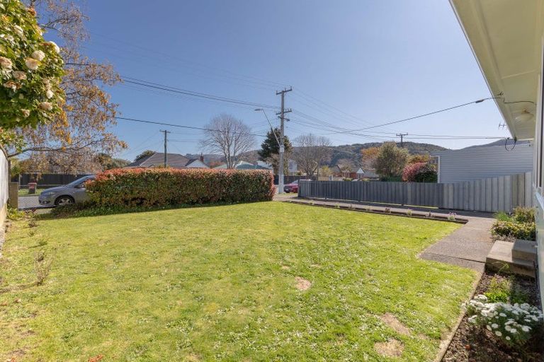 Photo of property in 16 Moonshine Road, Trentham, Upper Hutt, 5018