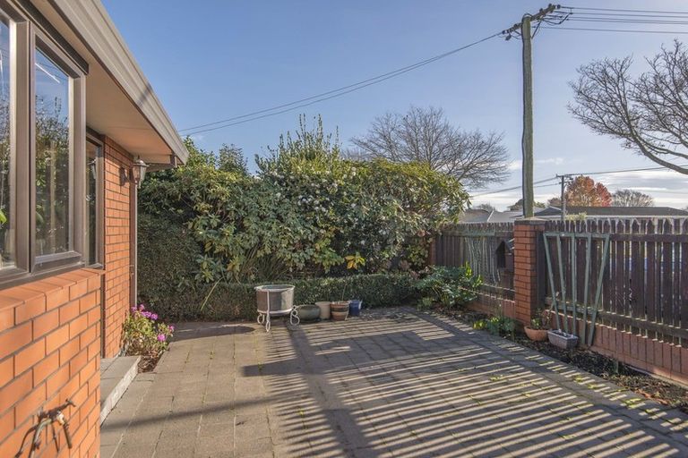 Photo of property in 1/423 Harewood Road, Harewood, Christchurch, 8051