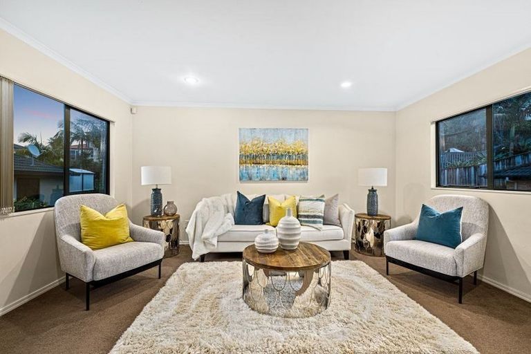 Photo of property in 62a Hogarth Rise, West Harbour, Auckland, 0618