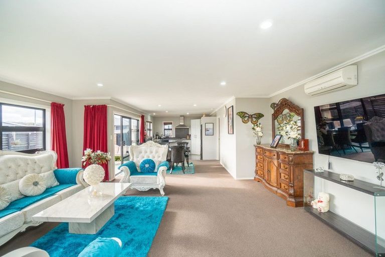 Photo of property in 1 Angelina Way, Kelvin Grove, Palmerston North, 4414