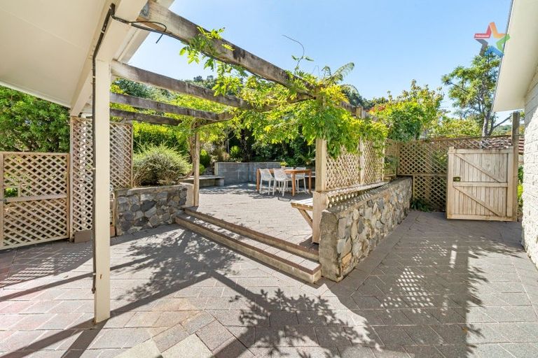 Photo of property in 30 Stanhope Grove, Korokoro, Lower Hutt, 5012