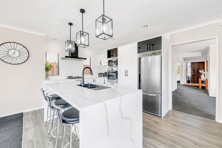 Photo of property in 14 Heidi Crescent, Flat Bush, Auckland, 2016