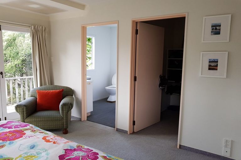 Photo of property in 7 Wairau Road, Oakura, 4314