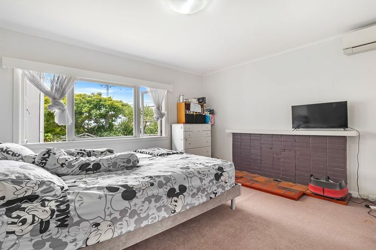 Photo of property in 1/18 Forrest Hill Road, Forrest Hill, Auckland, 0620