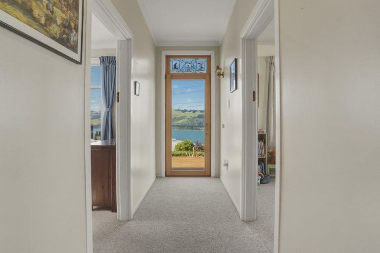 Photo of property in 11 Monowai Road, Ravensbourne, Dunedin, 9022