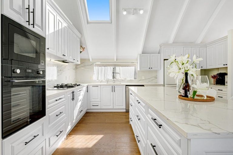 Photo of property in 2/22 Salem Place, Torbay, Auckland, 0630