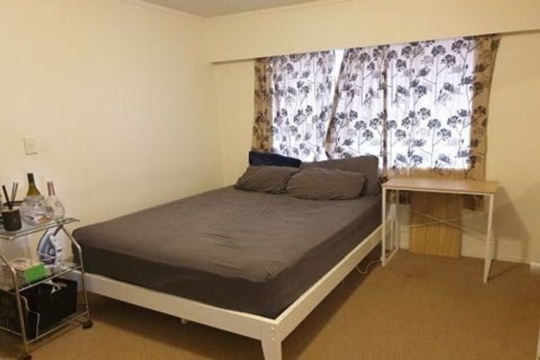 Photo of property in 1/17 Butley Drive, Farm Cove, Auckland, 2012