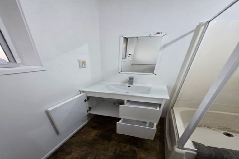 Photo of property in 30b Estuary Road, Weymouth, Auckland, 2103