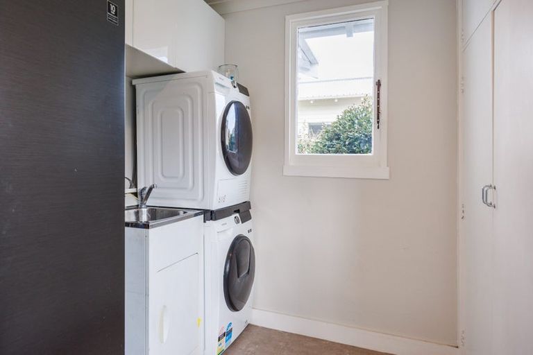 Photo of property in 25 Argyle Avenue, Takaro, Palmerston North, 4410