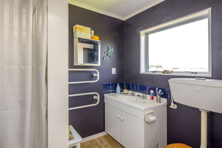 Photo of property in 3 Mavis Avenue, Waikawa Beach, Manakau, 5573