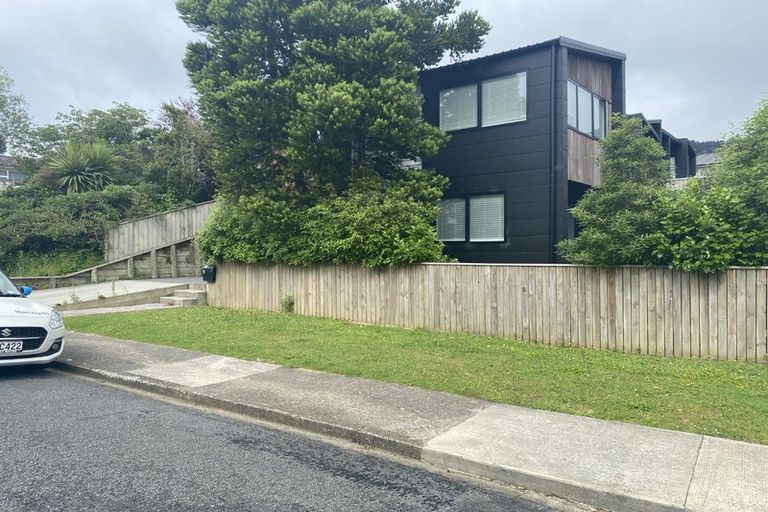 Photo of property in 6a Huia Street, Tawa, Wellington, 5028