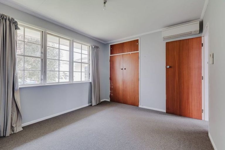 Photo of property in 39 John F Kennedy Drive, Milson, Palmerston North, 4414