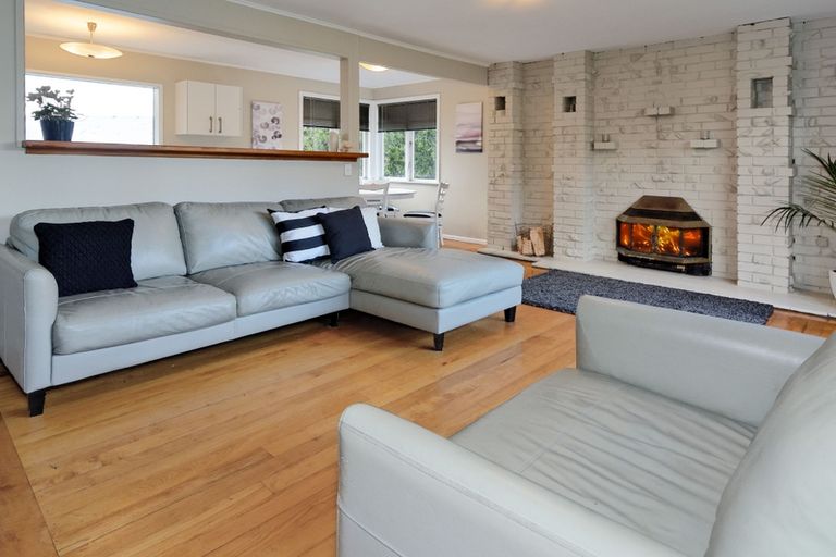 Photo of property in 24 Cutler Street, New Lynn, Auckland, 0600