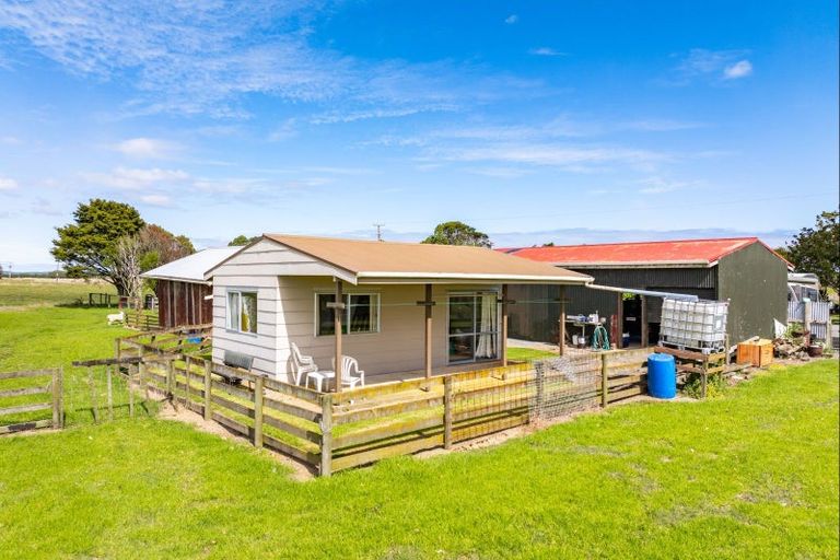Photo of property in 77 Te Kowhai Road, Ruawai, 0591
