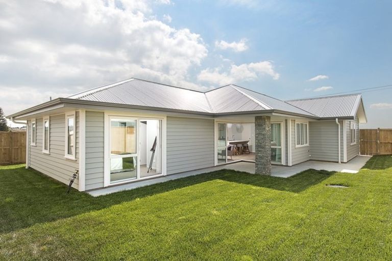 Photo of property in 1 Okohaka Avenue, Glenbrook, 2681