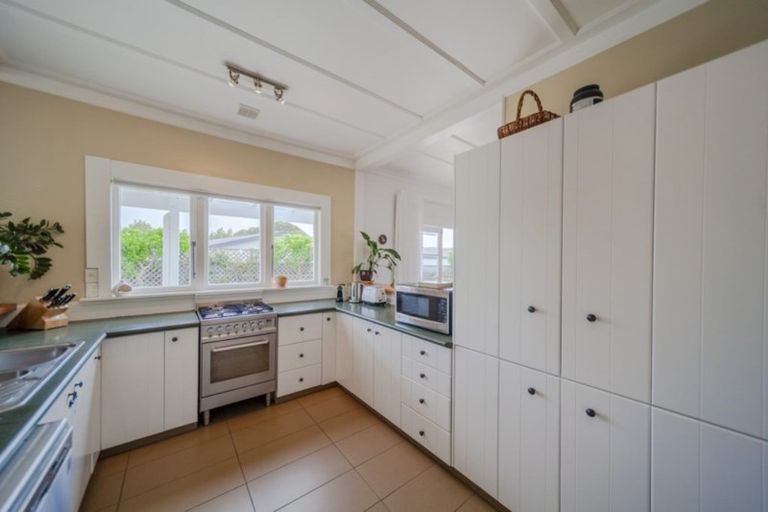 Photo of property in 74 Shrimpton Road, Haumoana, 4102