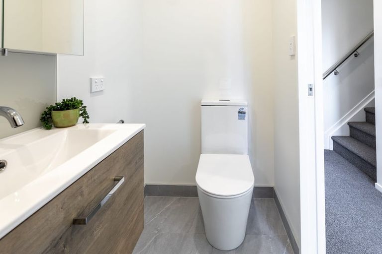 Photo of property in 8/25 Jabuka Street, Glen Eden, Auckland, 0602