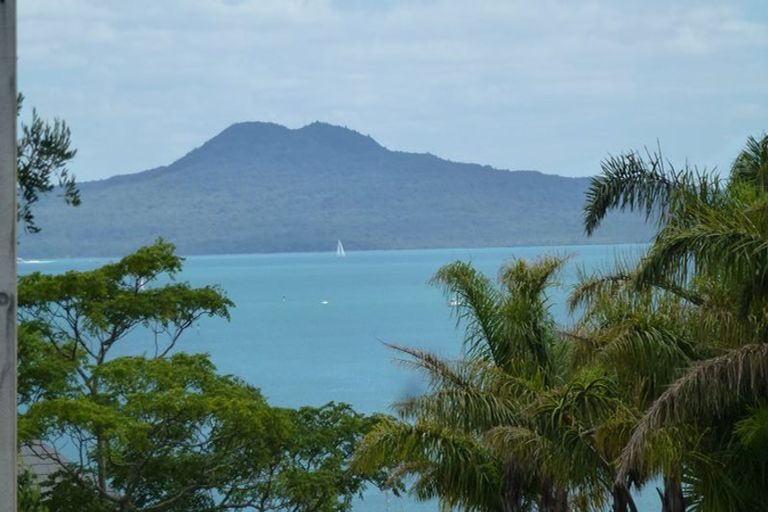 Photo of property in 52a Takutai Avenue, Half Moon Bay, Auckland, 2012