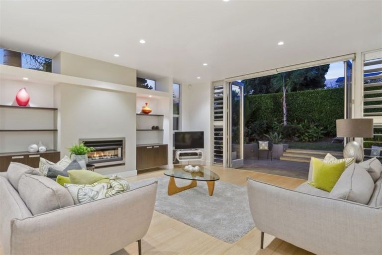 Photo of property in 7 Palmerston Road, Birkenhead, Auckland, 0626