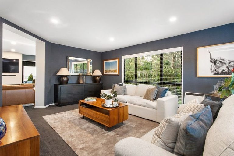 Photo of property in 28 Highcrest Heights, Westmorland, Christchurch, 8025