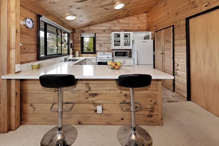 Photo of property in 172 Wiseley Road, West Harbour, Auckland, 0618