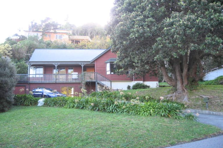 Photo of property in 15 Totara Street, Eastbourne, Lower Hutt, 5013