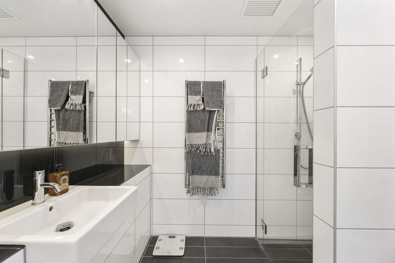 Photo of property in 902/1 Market Lane, Wellington Central, Wellington, 6011