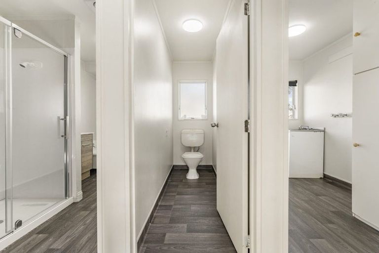 Photo of property in 1/75 Etherton Drive, Weymouth, Auckland, 2103