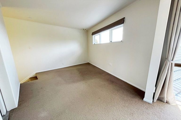 Photo of property in 15 Rosalind Road, Glenfield, Auckland, 0629