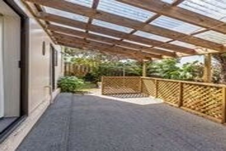 Photo of property in 76a Brian Crescent, Stanmore Bay, Whangaparaoa, 0932