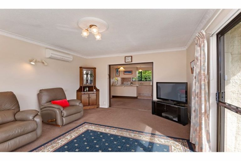 Photo of property in 23 Te Maru Place, Redwood, Christchurch, 8051