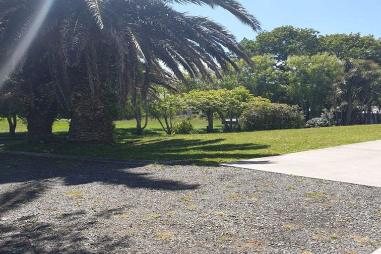 Photo of property in 42 Codlin Road, Waiuku, 2683