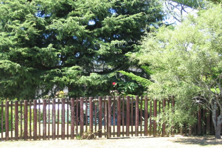 Photo of property in 51 Taurus Crescent, Beach Haven, Auckland, 0626