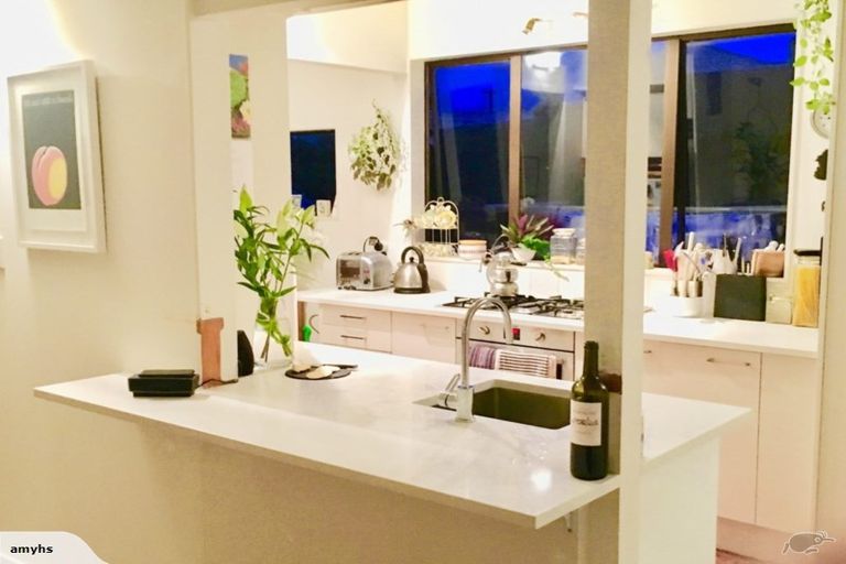 Photo of property in 2 Sinclair Street, Devonport, Auckland, 0624