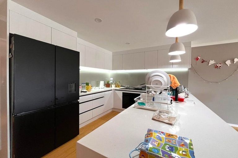 Photo of property in 58a De Quincey Terrace, Highland Park, Auckland, 2010