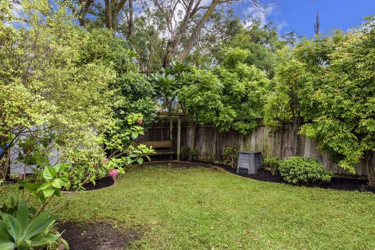 Photo of property in 1/30 Fraser Road, Narrow Neck, Auckland, 0624