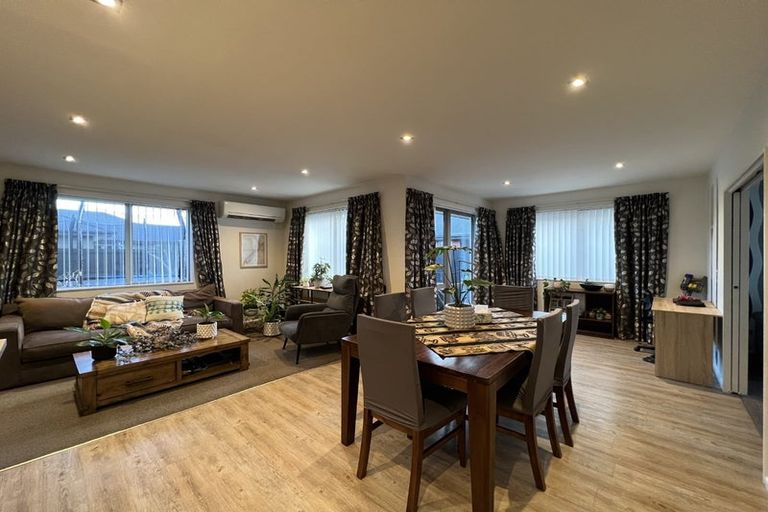 Photo of property in 11 Jefferson Close, Halswell, Christchurch, 8025