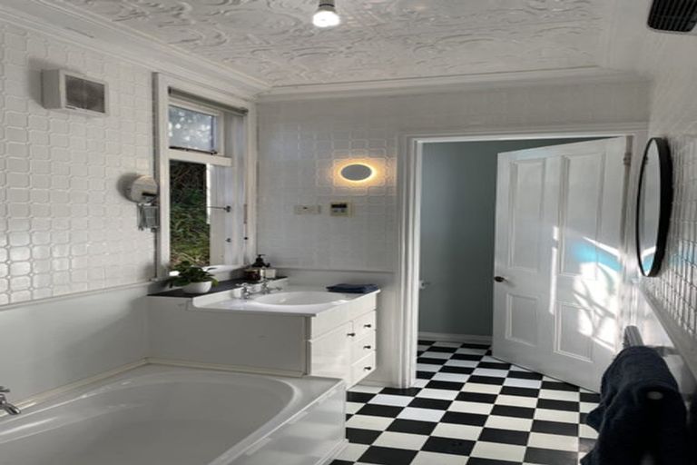 Photo of property in 4 Belleknowes Terrace, Belleknowes, Dunedin, 9011