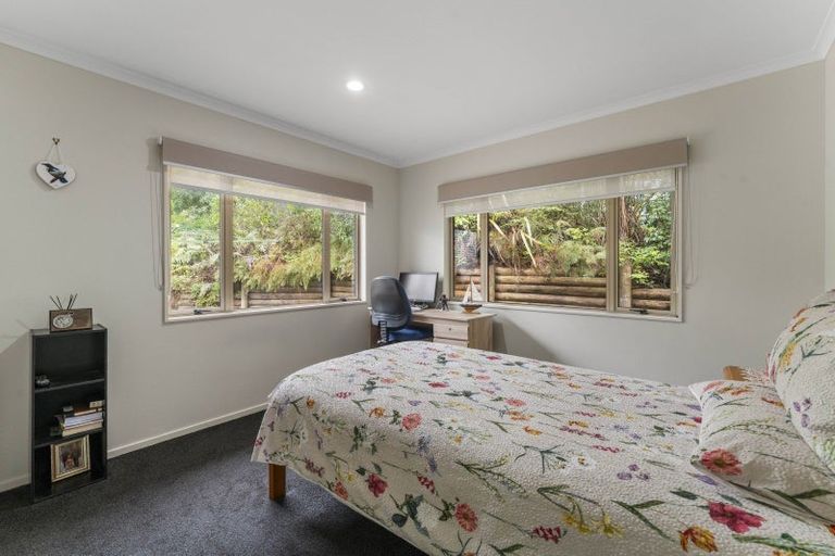 Photo of property in 19 Te Urunga Place, Acacia Bay, Taupo, 3330