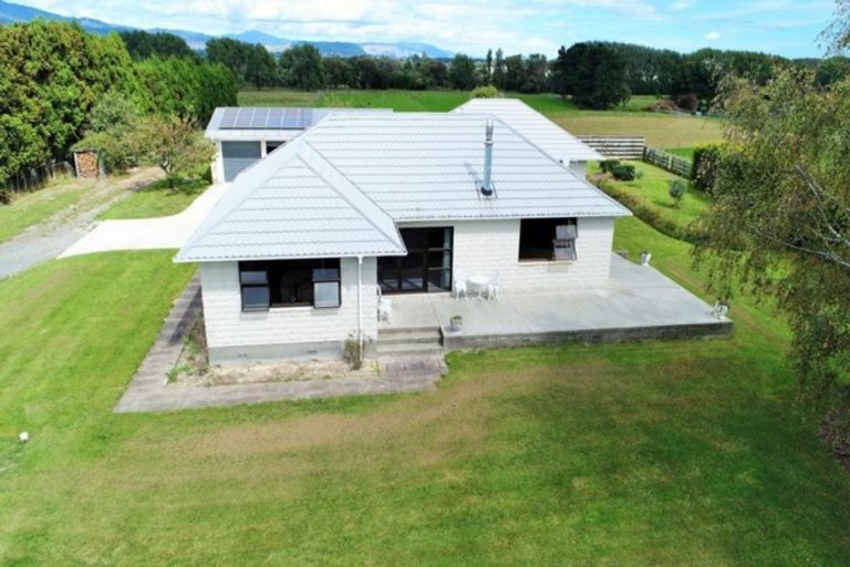 Photo of property in 187 Muhunoa Road West, Ohau, Levin, 5570