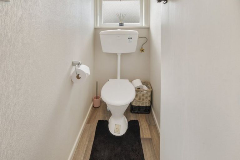 Photo of property in 1/4 Royal Arch Place, Rosehill, Papakura, 2113