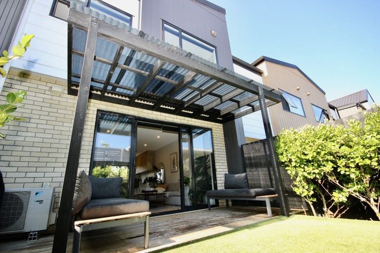 Photo of property in 6/11 Karamu Street, Te Atatu Peninsula, Auckland, 0610